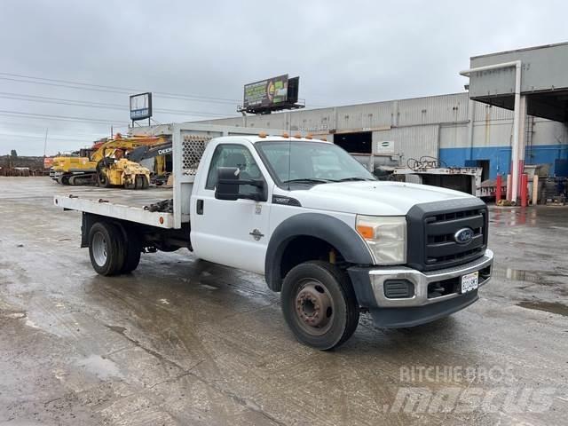 Ford F-550 Platformas/izkraušana no sāniem