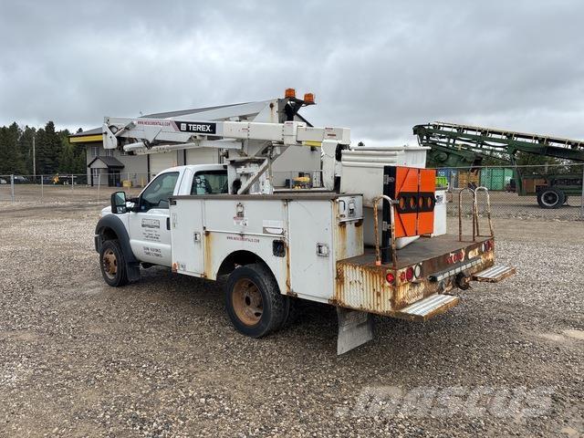 Ford F-550 Pacēlāji uz automašīnas bāzes