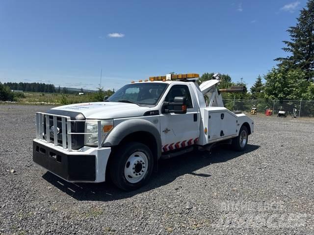Ford F-550 Evakuators ar manipulatoru
