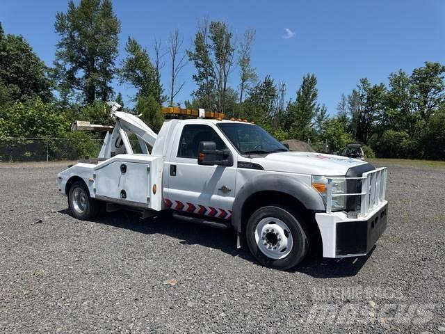 Ford F-550 Evakuators ar manipulatoru