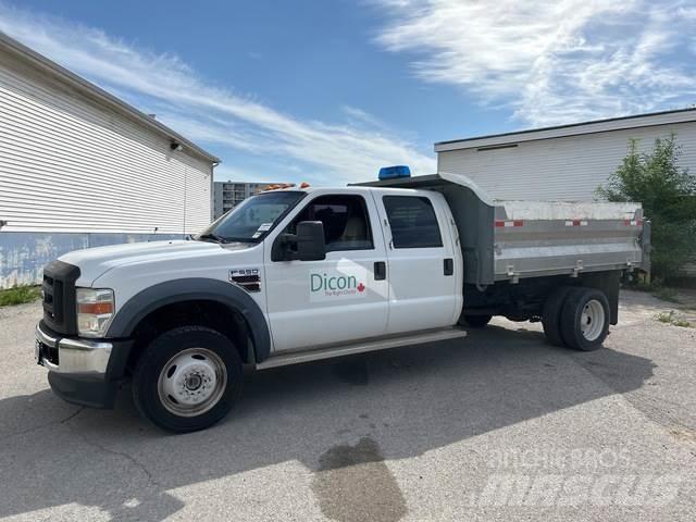 Ford F-550 Pašizgāzējs