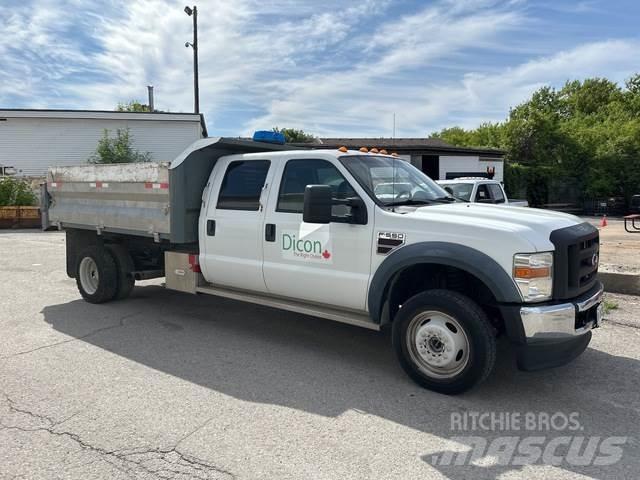 Ford F-550 Pašizgāzējs