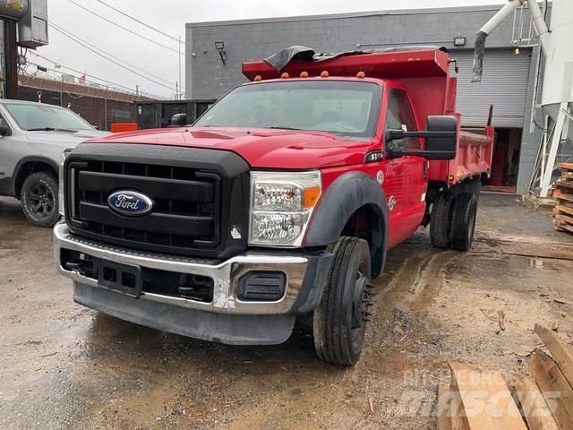 Ford F-550 Pašizgāzējs