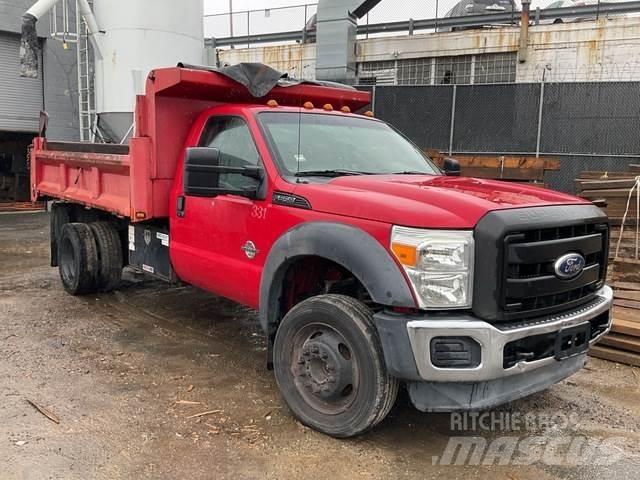 Ford F-550 Pašizgāzējs
