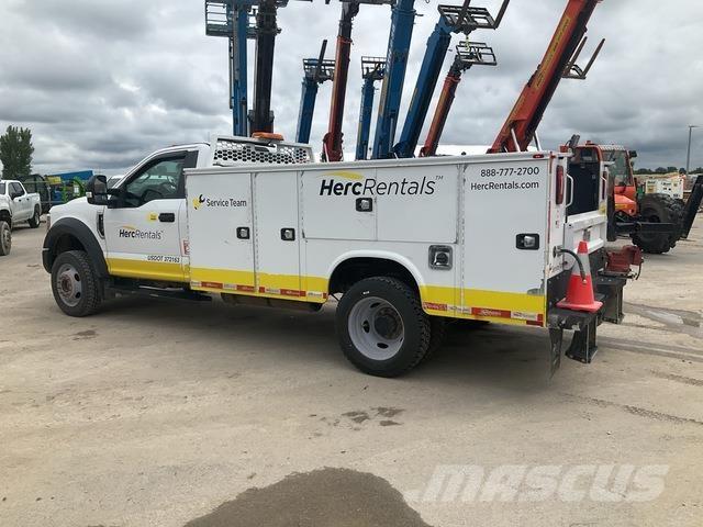 Ford F-550 Autocisterna