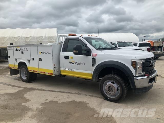 Ford F-550 Autocisterna