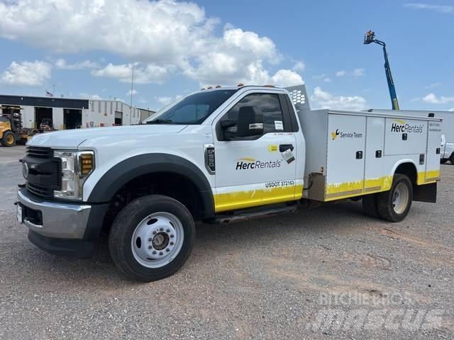 Ford F-550 Būvniecība- Citi