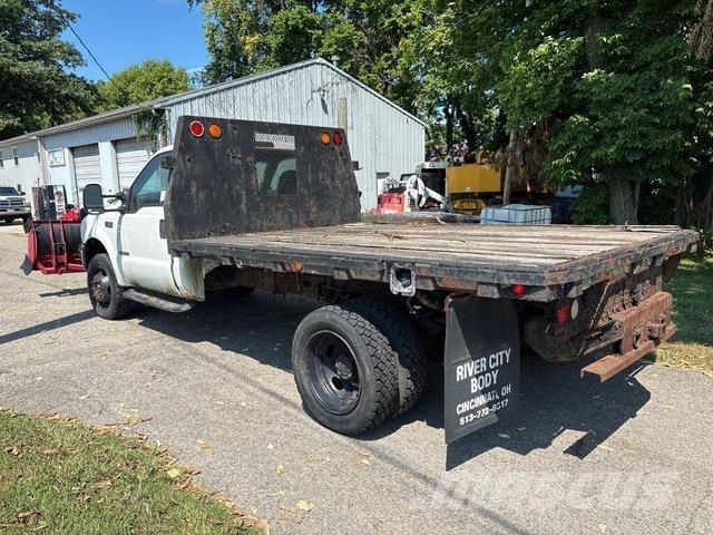 Ford F-550 Platformas/izkraušana no sāniem