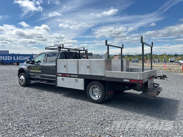 Ford F-550 Platformas/izkraušana no sāniem