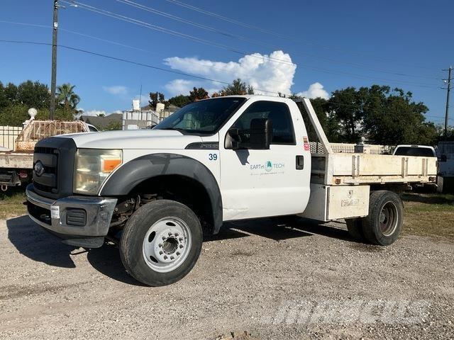 Ford F-550 Platformas/izkraušana no sāniem
