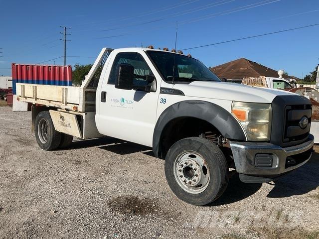 Ford F-550 Platformas/izkraušana no sāniem