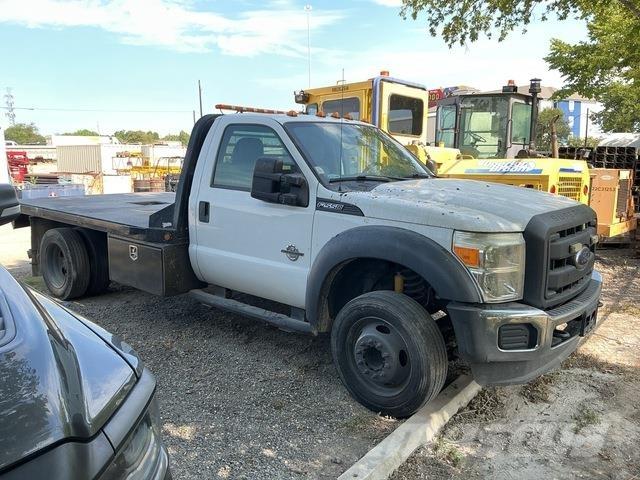 Ford F-550 Platformas/izkraušana no sāniem