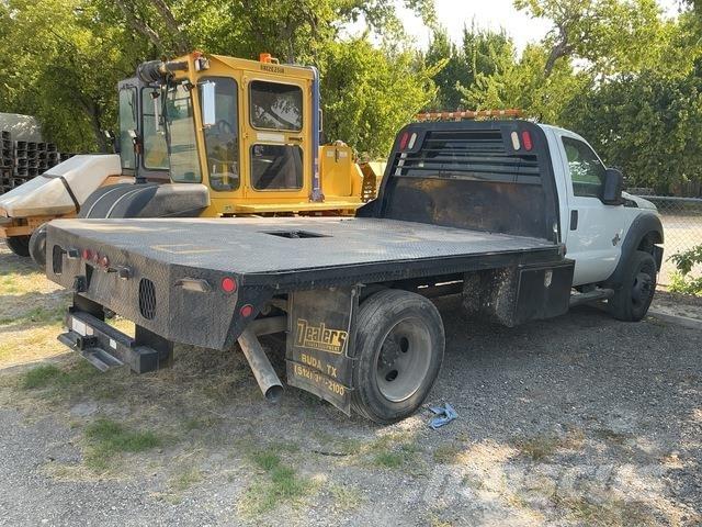 Ford F-550 Platformas/izkraušana no sāniem