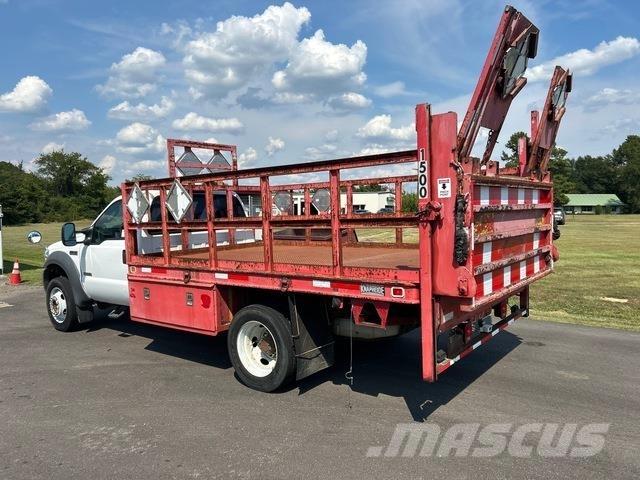 Ford F-550 Platformas/izkraušana no sāniem