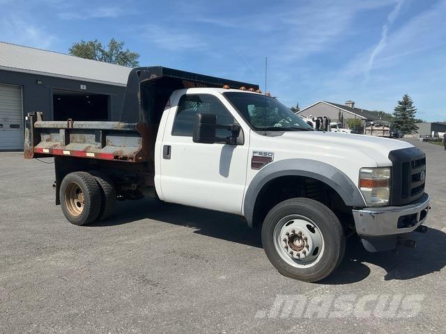 Ford F-550 Pašizgāzējs