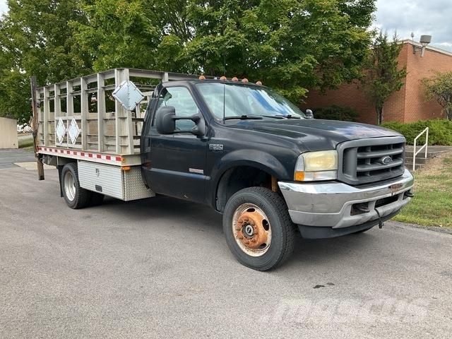 Ford F-550 Platformas/izkraušana no sāniem