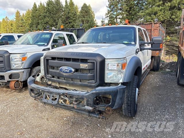 Ford F-550 Platformas/izkraušana no sāniem