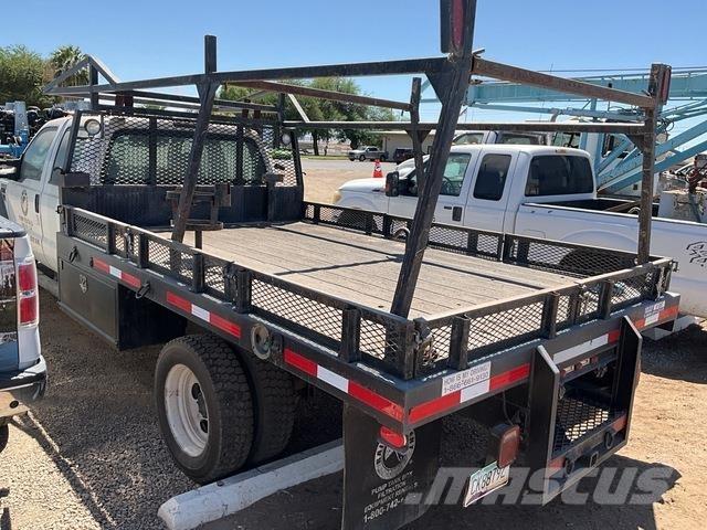 Ford F-550 Platformas/izkraušana no sāniem