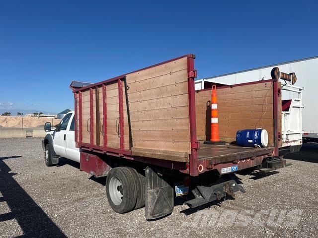 Ford F-550 Pašizgāzējs