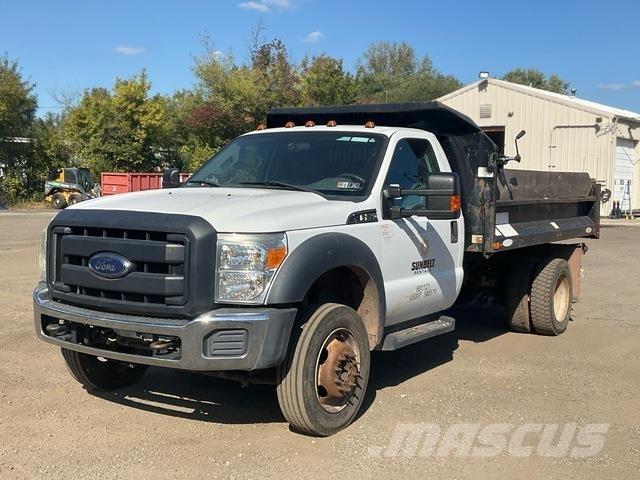 Ford F-550 Pašizgāzējs