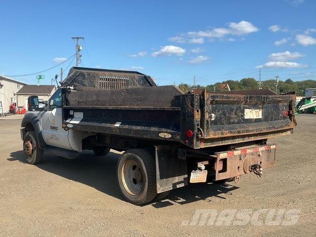 Ford F-550 Pašizgāzējs