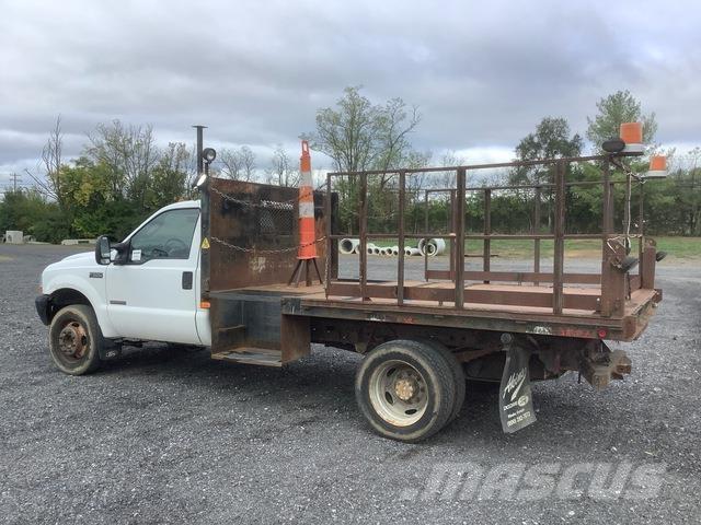 Ford F-550 Platformas/izkraušana no sāniem