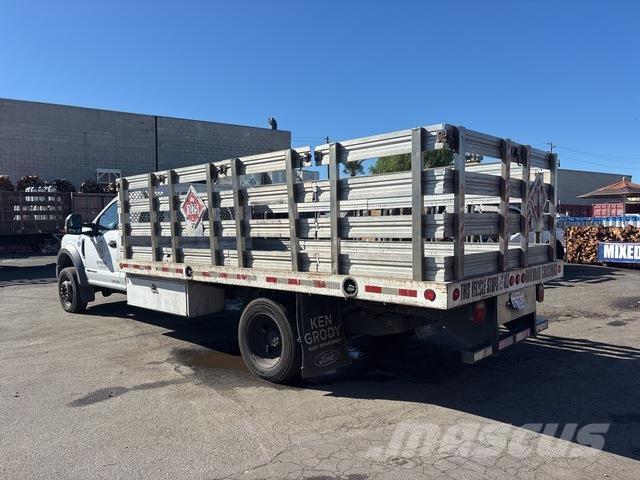 Ford F-550 Platformas/izkraušana no sāniem