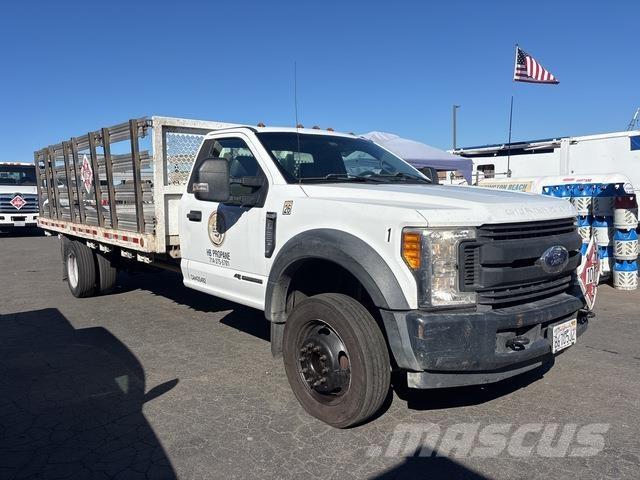 Ford F-550 Platformas/izkraušana no sāniem