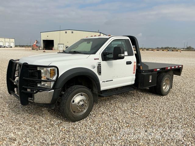 Ford F-550 Platformas/izkraušana no sāniem