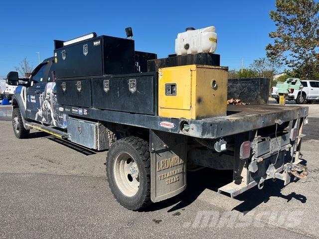 Ford F-550 Platformas/izkraušana no sāniem