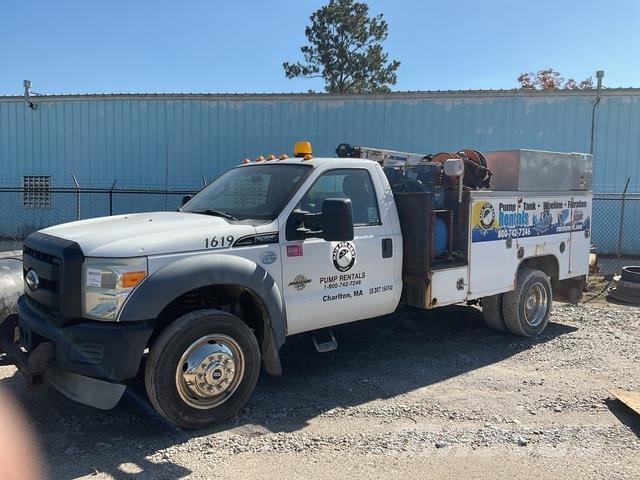 Ford F-550 Vieglais kravas automobilis/izkraušana no sāniem