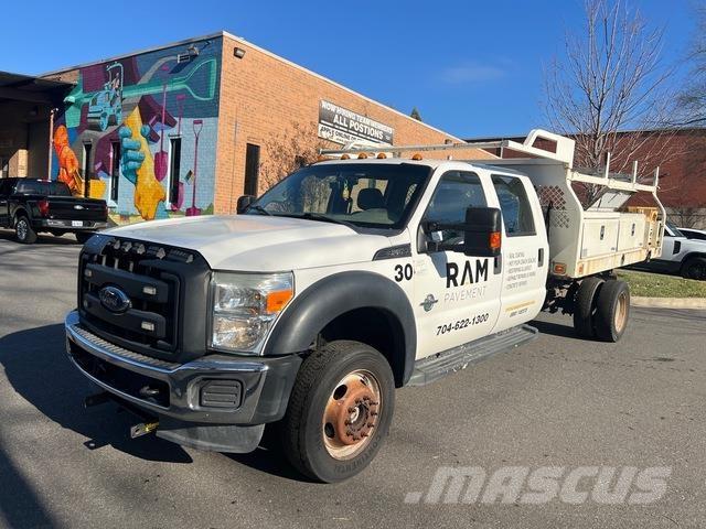 Ford F-550 Platformas/izkraušana no sāniem