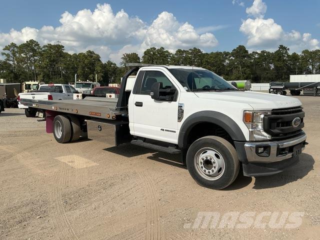 Ford F-600 Evakuators ar manipulatoru