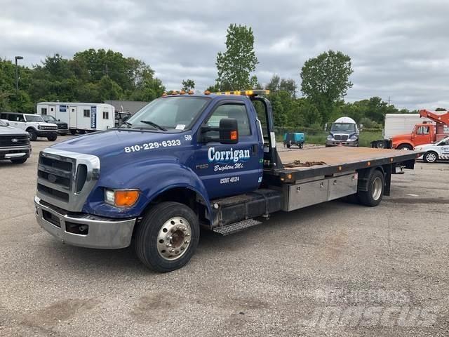 Ford F-650 Evakuators ar manipulatoru