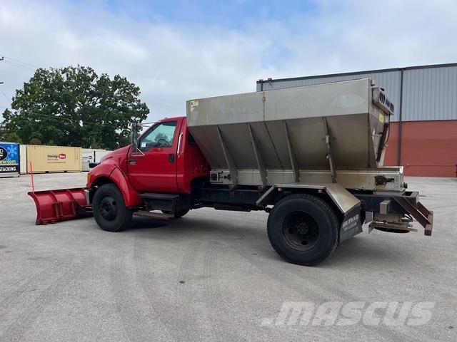 Ford F-650 Sniega naži un tīrītāji