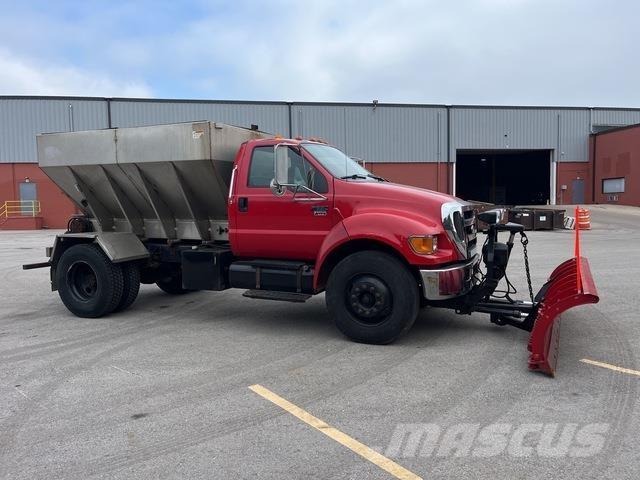 Ford F-650 Sniega naži un tīrītāji