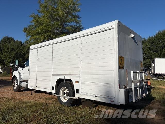 Ford F-650 Dzērienu piegāds kravas mašīnas