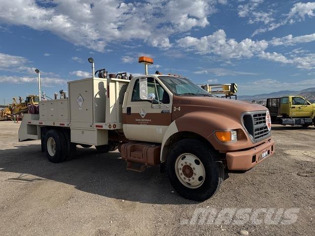 Ford F-650 Autocisterna