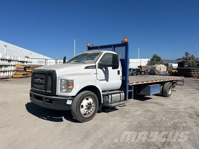 Ford F-650 Platformas/izkraušana no sāniem