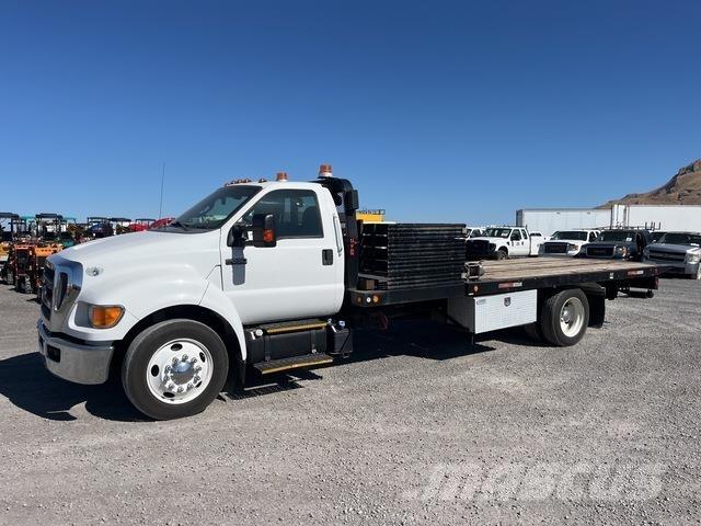 Ford F-650 Evakuators ar manipulatoru