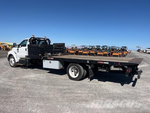 Ford F-650 Evakuators ar manipulatoru