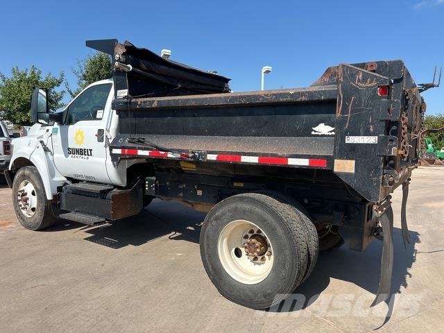 Ford F-650 Pašizgāzējs