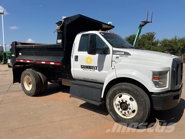 Ford F-650 Pašizgāzējs