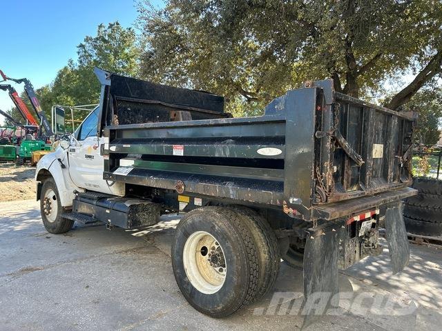 Ford F-650 Pašizgāzējs