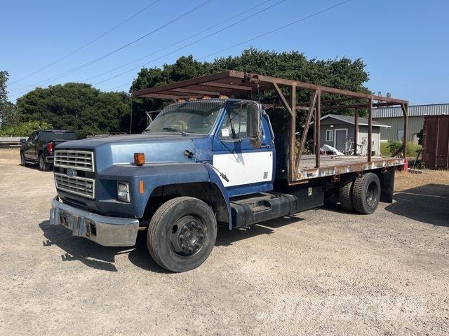 Ford F-700 Platformas/izkraušana no sāniem