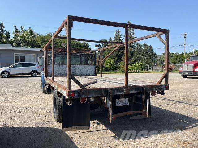 Ford F-700 Platformas/izkraušana no sāniem