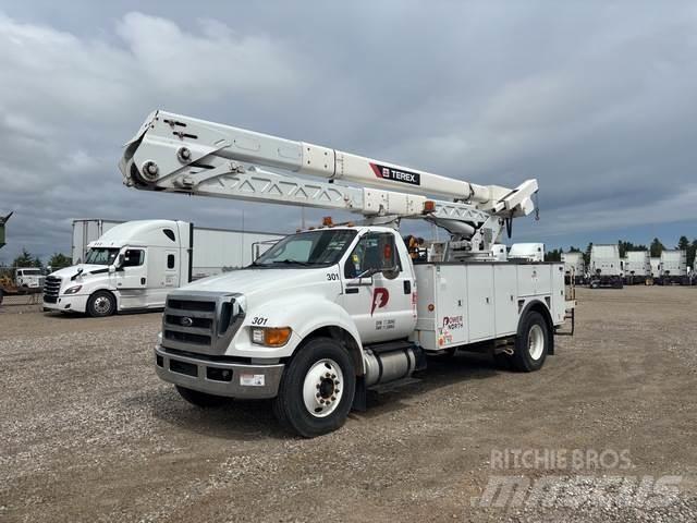 Ford F-750 Pacēlāji uz automašīnas bāzes