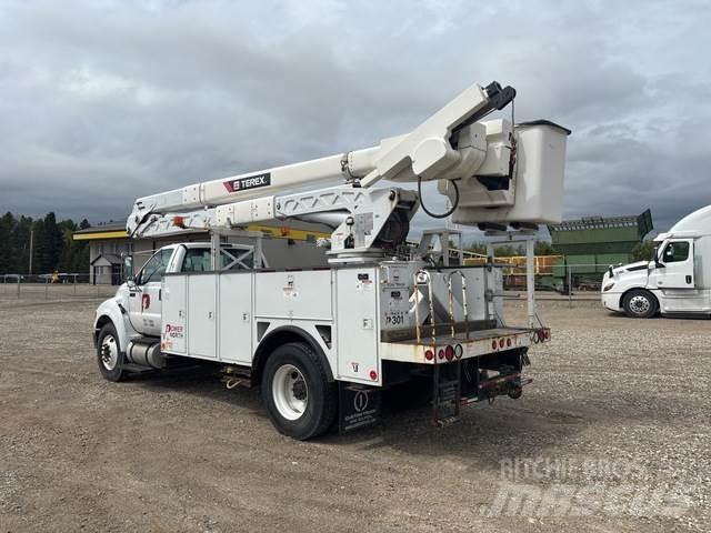 Ford F-750 Pacēlāji uz automašīnas bāzes