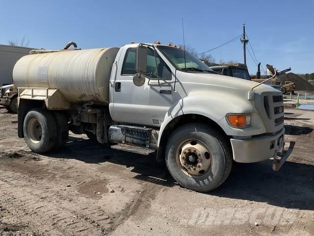 Ford F-750 Ūdens mašīnas