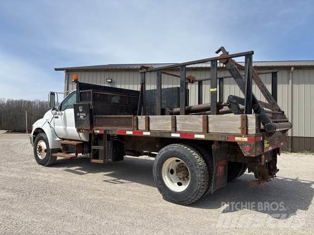 Ford F-750 Būvniecība- Citi